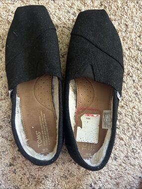Toms Black Slip-On Canvas Flats